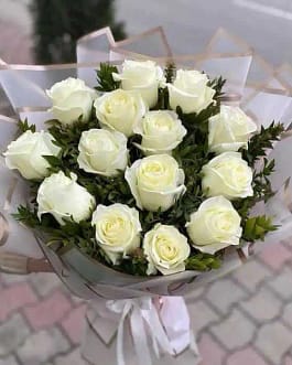 Wintery white with 14 white Roses - Theflowers Pakistan