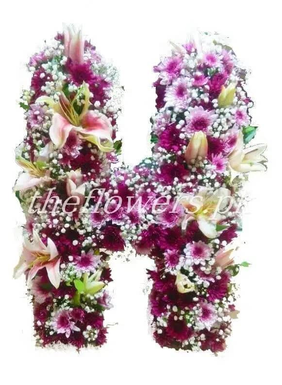 premium quality Fresh Flowers including Chrysanthemums & Lilies filled with Baby’s Breath - Theflowers Pakistan